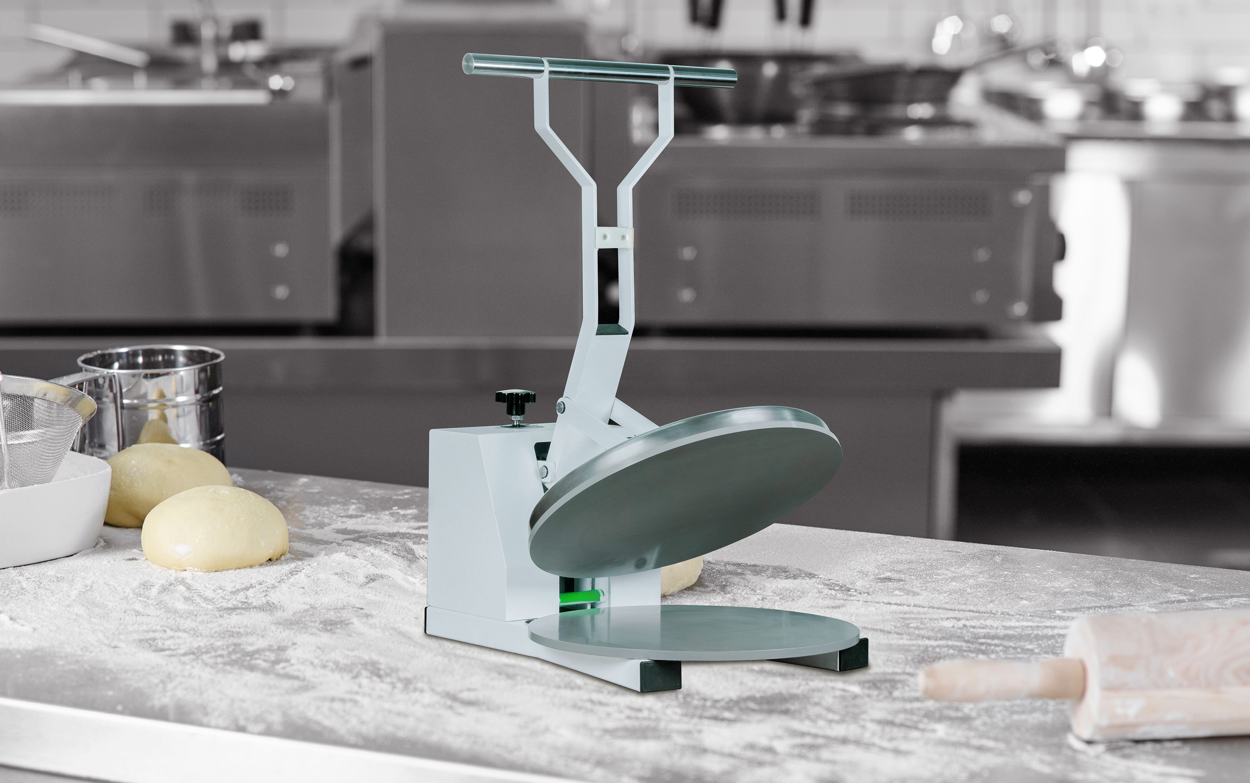 Manual dough outlet press